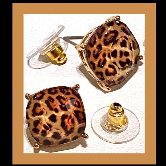 Boutique Jewelry - Leopard Iridescent Stone Gold Pierced Earrings NWT